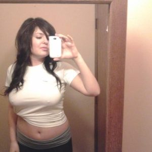 Je te parle là, dans mon lit, j’ai envie de baiser Chahinez - rencontre-Beurette-Charleville-Mézières