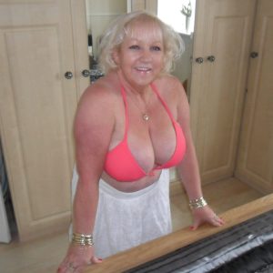 Rachida - rencontre-Naturiste-Salon-de-Provence