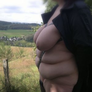 Le genre de fille qu’on remarque après y avoir réfléchi Rim - rencontre-Ronde-Dijon